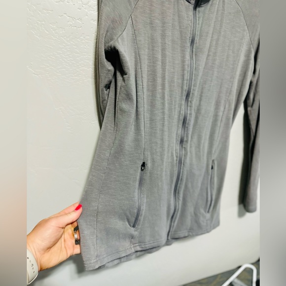 Mono B Jacket Zip Up Workout Long Sleeve Knit Stone GRAY - SZ LARGE NEW! - Picture 5 of 16